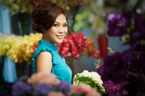 Mỹ Tâm rực rỡ hoa tươi !!!